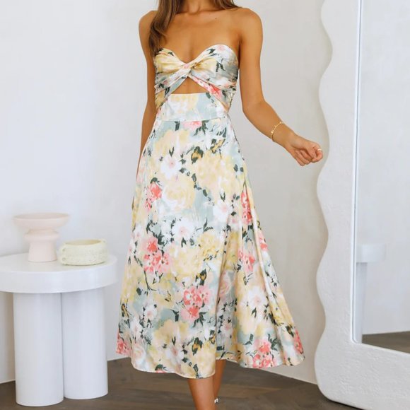 Hello Molly Dresses & Skirts - Hello Molly Scenic Drives Floral Midi Dress - Size M NWT